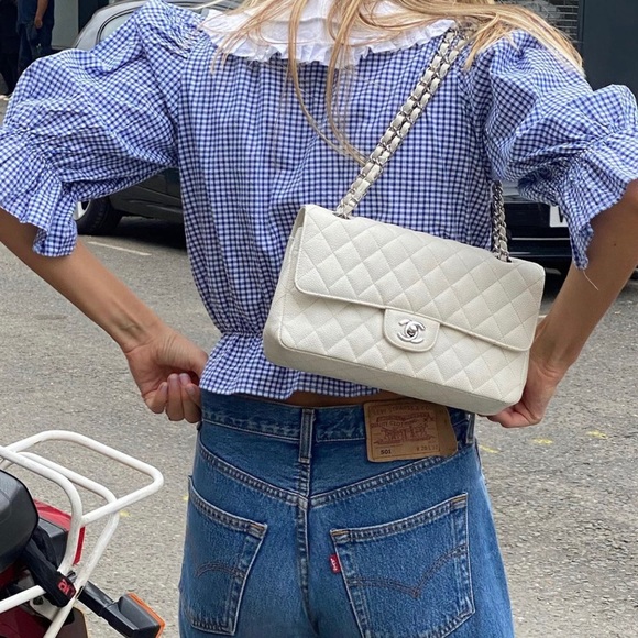 1️⃣3️⃣5️⃣0️⃣0️⃣ CHANEL Classic White Caviar Medium Bag - Picture 2 of 16